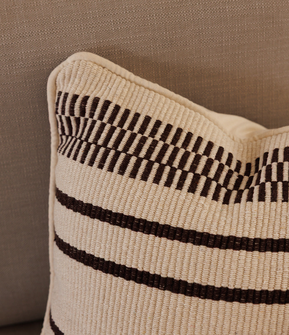 כרית סאלי פסים