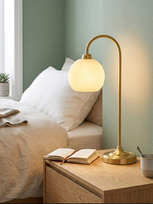 מנורת שולחן פלטיניום