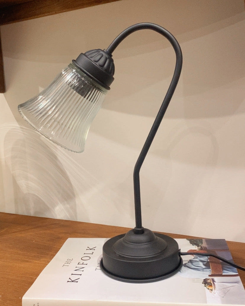 מנורת שולחן