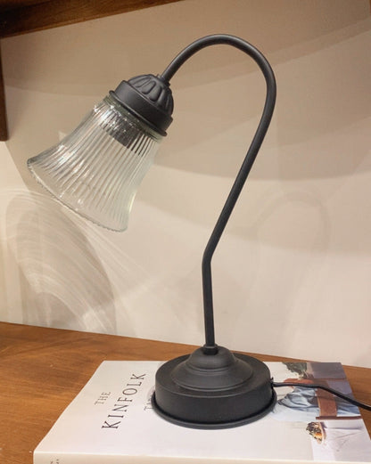 מנורת שולחן