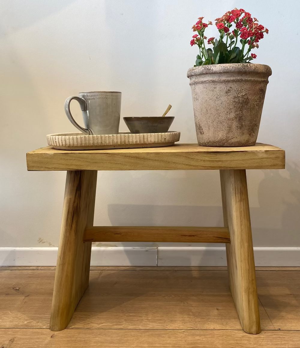 שרפרף עץ קטן