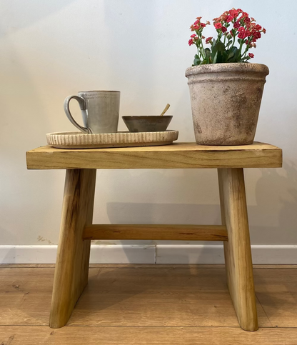 שרפרף עץ קטן