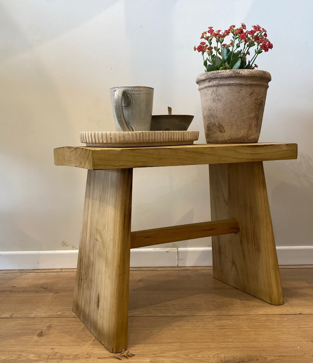 שרפרף עץ קטן